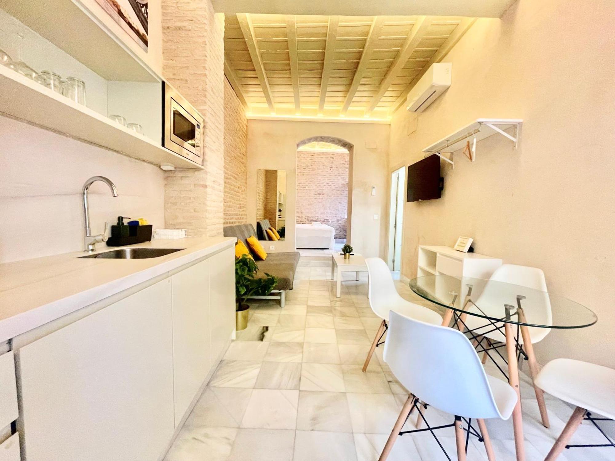 Click Triana - Patio Privado Apartment เซบีญา ภายนอก รูปภาพ