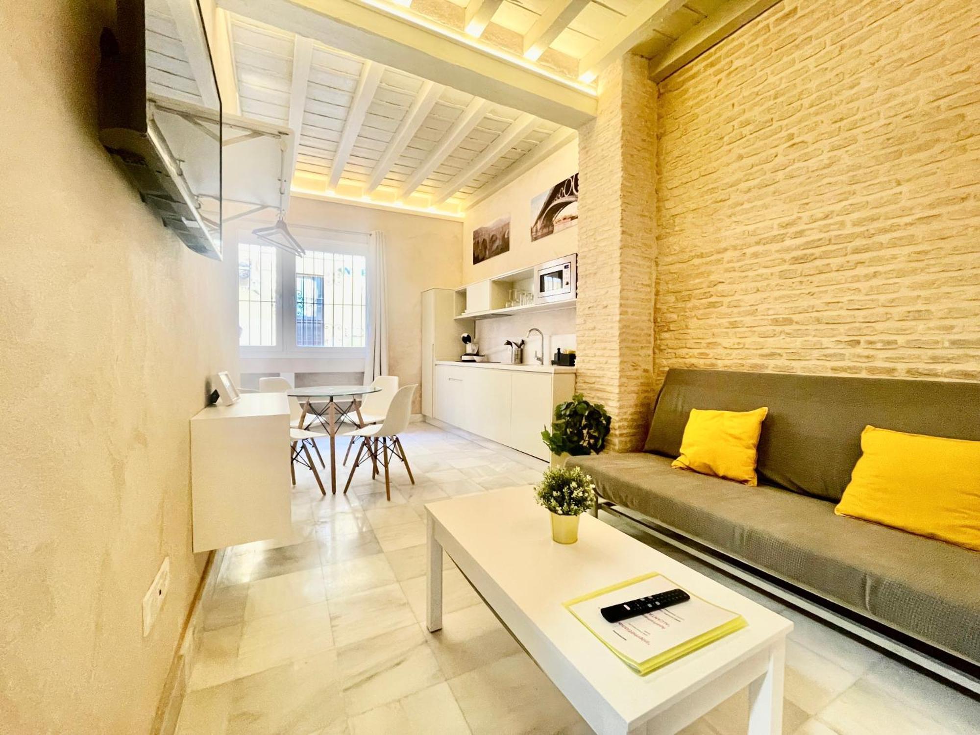 Click Triana - Patio Privado Apartment เซบีญา ภายนอก รูปภาพ
