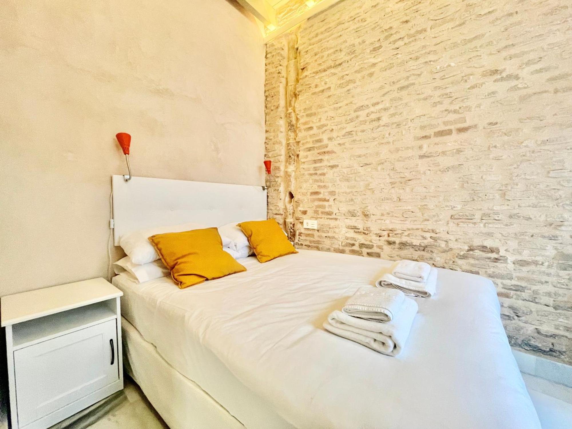 Click Triana - Patio Privado Apartment เซบีญา ภายนอก รูปภาพ